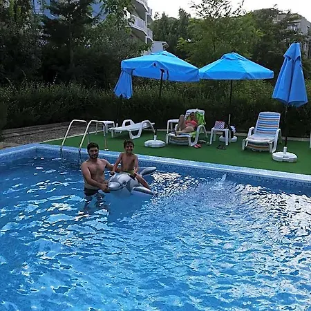 Family Black Sea ホテル サニービーチ